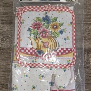 Set of 3 pieces"Love Gift From Rhodes" Pot Holder, Oven Mitten, Table Cloth New.